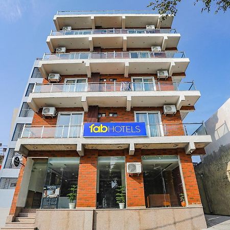 Fabhotel Unique Stay Noida Kültér fotó