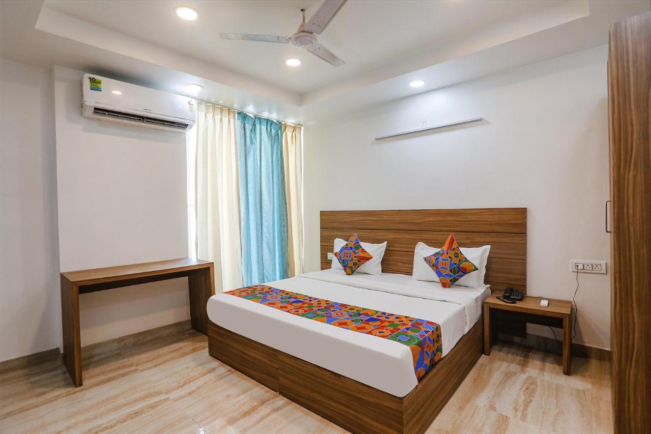 Fabhotel Unique Stay Noida Kültér fotó