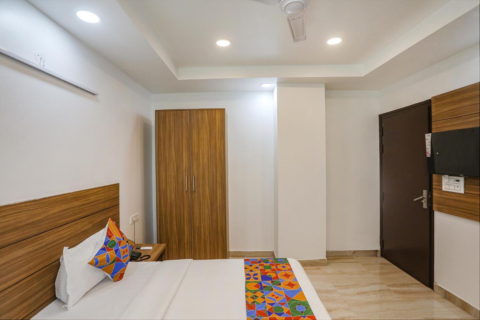 Fabhotel Unique Stay Noida Kültér fotó