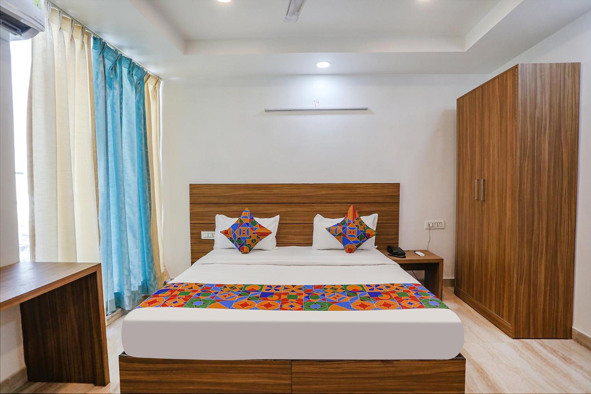 Fabhotel Unique Stay Noida Kültér fotó