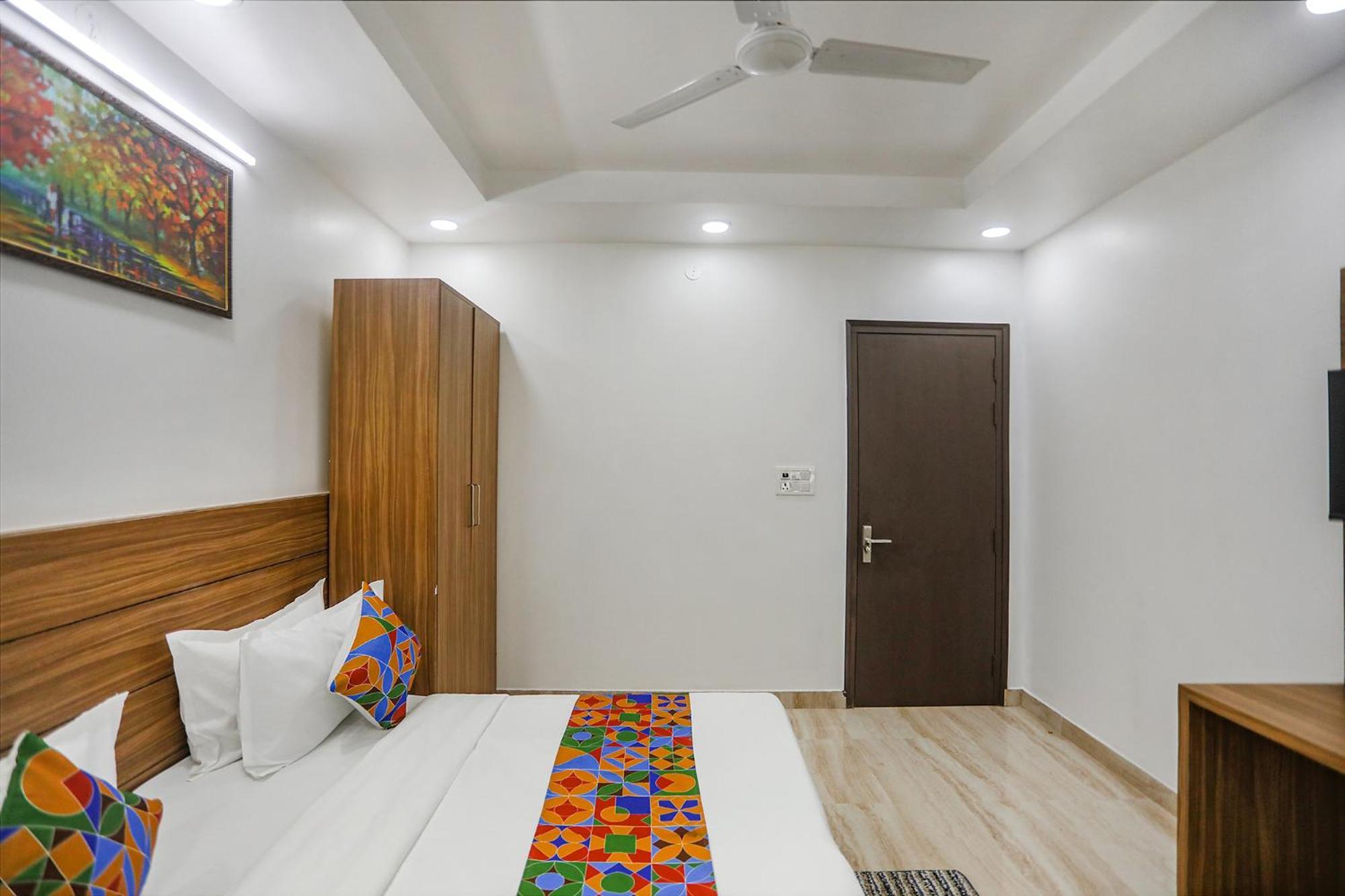 Fabhotel Unique Stay Noida Kültér fotó