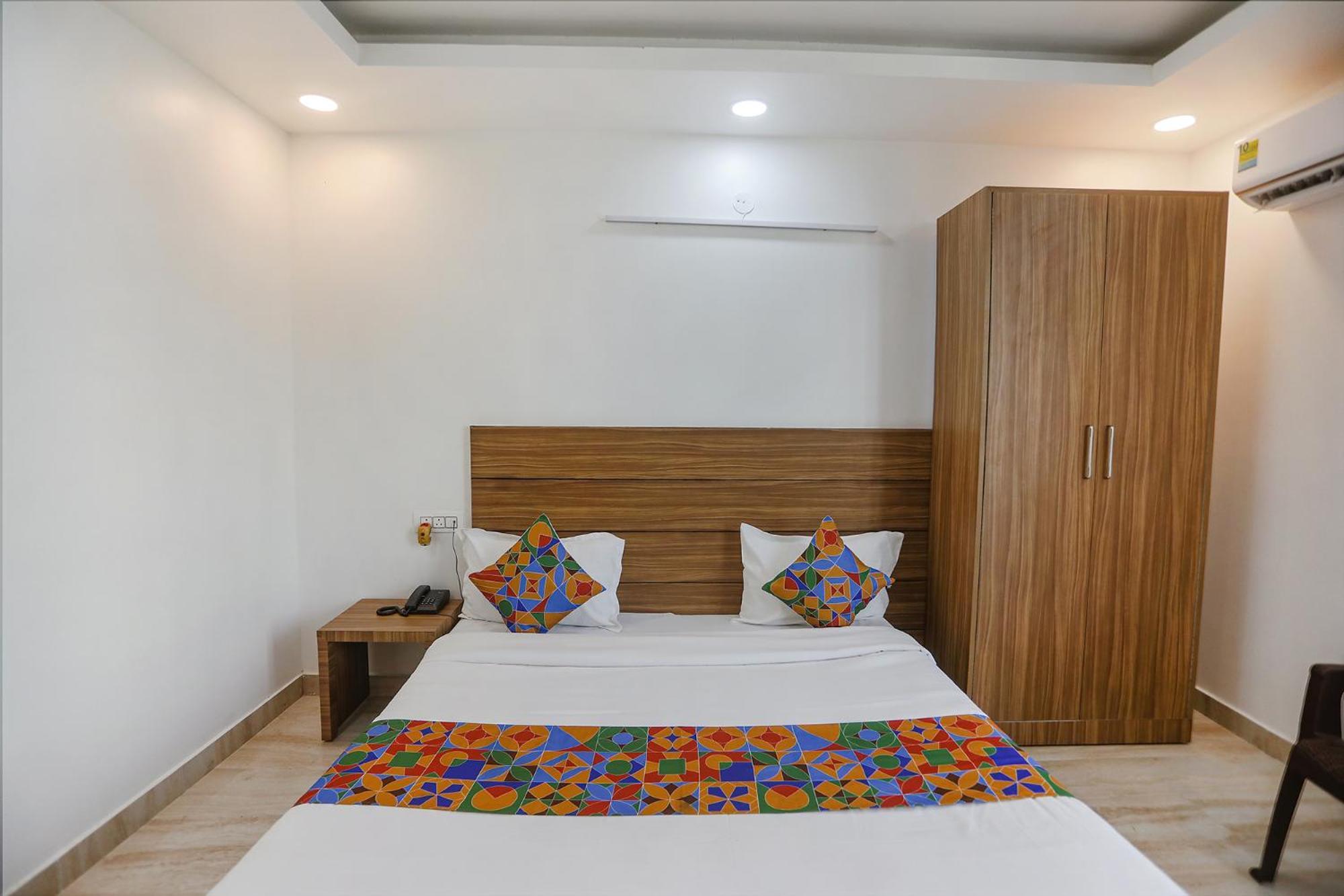 Fabhotel Unique Stay Noida Kültér fotó